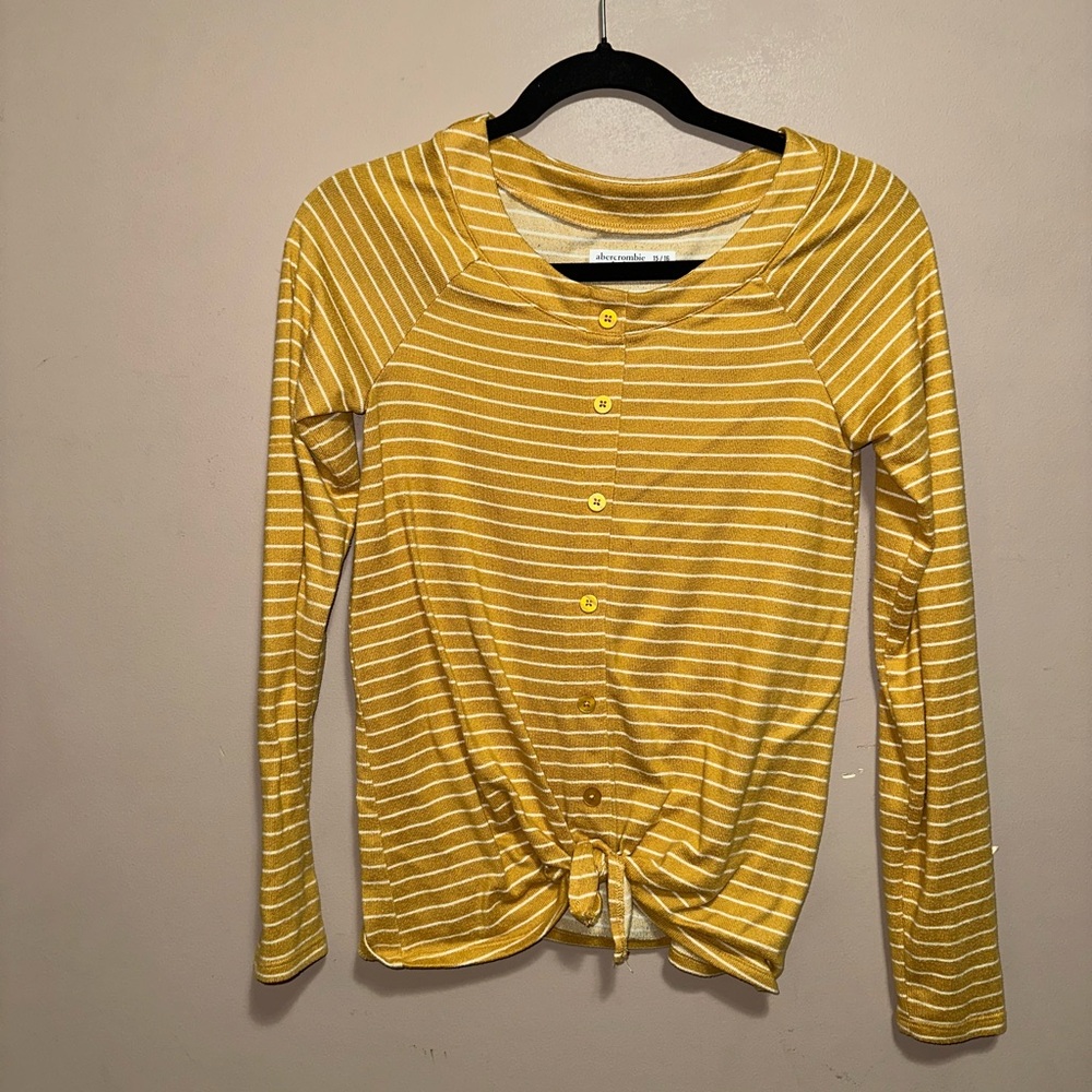 Abercrombie kids size 15/16 mustard long sleeve shirt